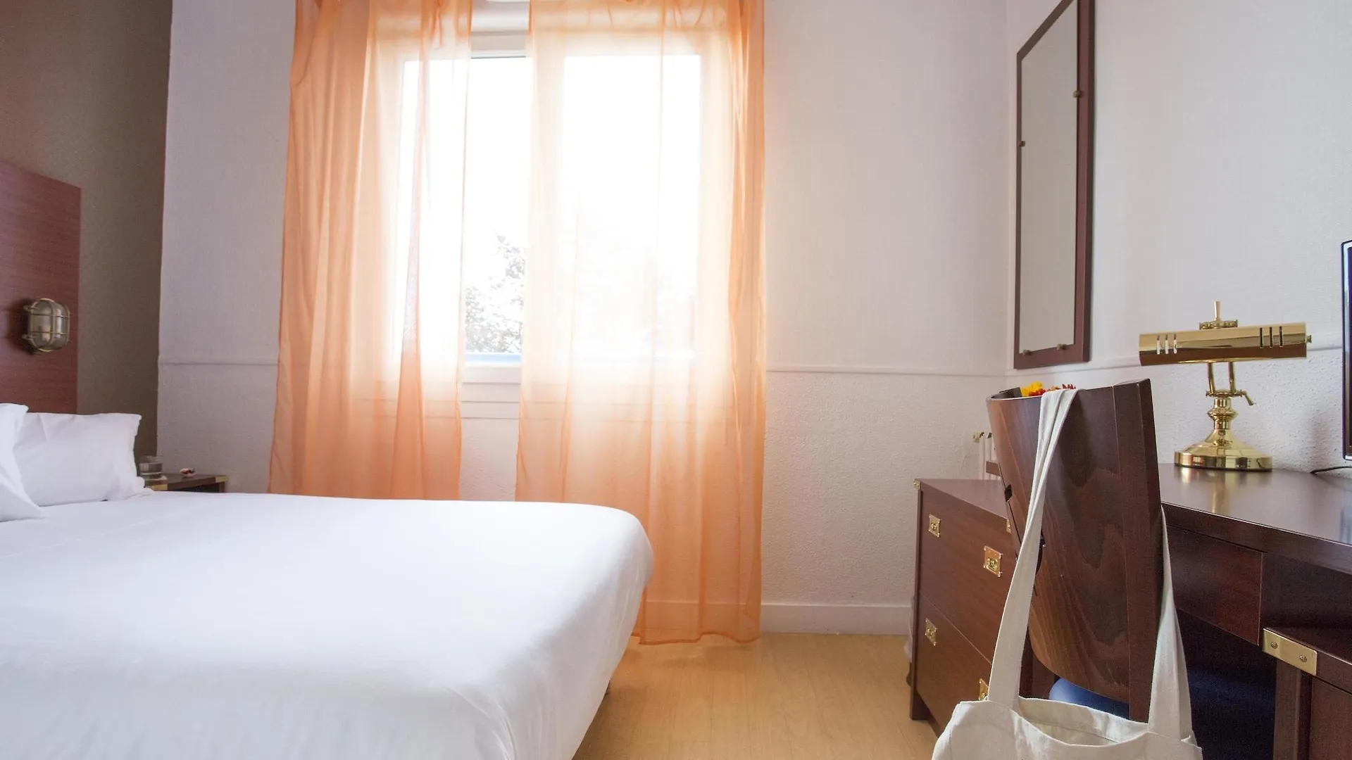 Hotel Les Gens De Mer Lorient By Popinns