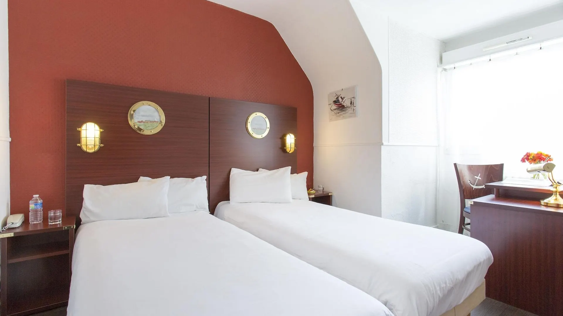 Hotel Les Gens De Mer Lorient By Popinns 2*,